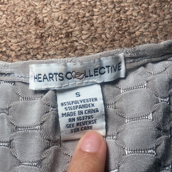 Hearts Collective matching athletic set in gray with ruching - Picture 7 of 8